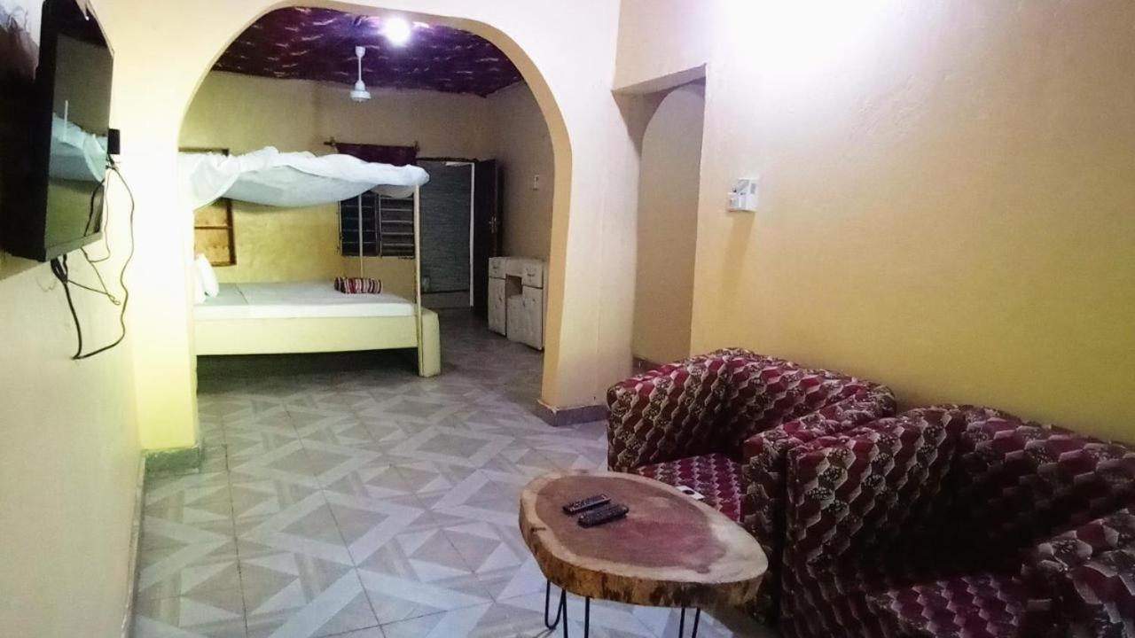 Baba Lao Hotel 马林迪 外观 照片