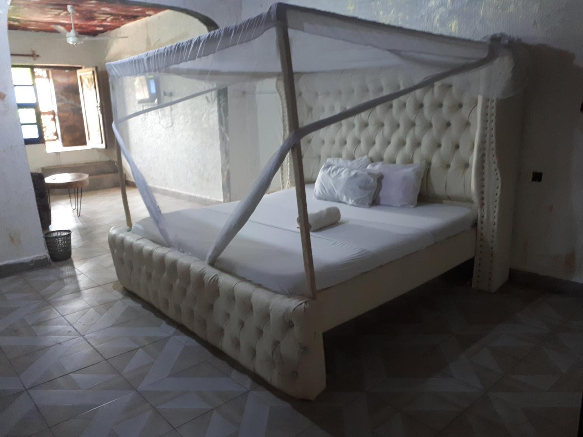 Baba Lao Hotel 马林迪 外观 照片